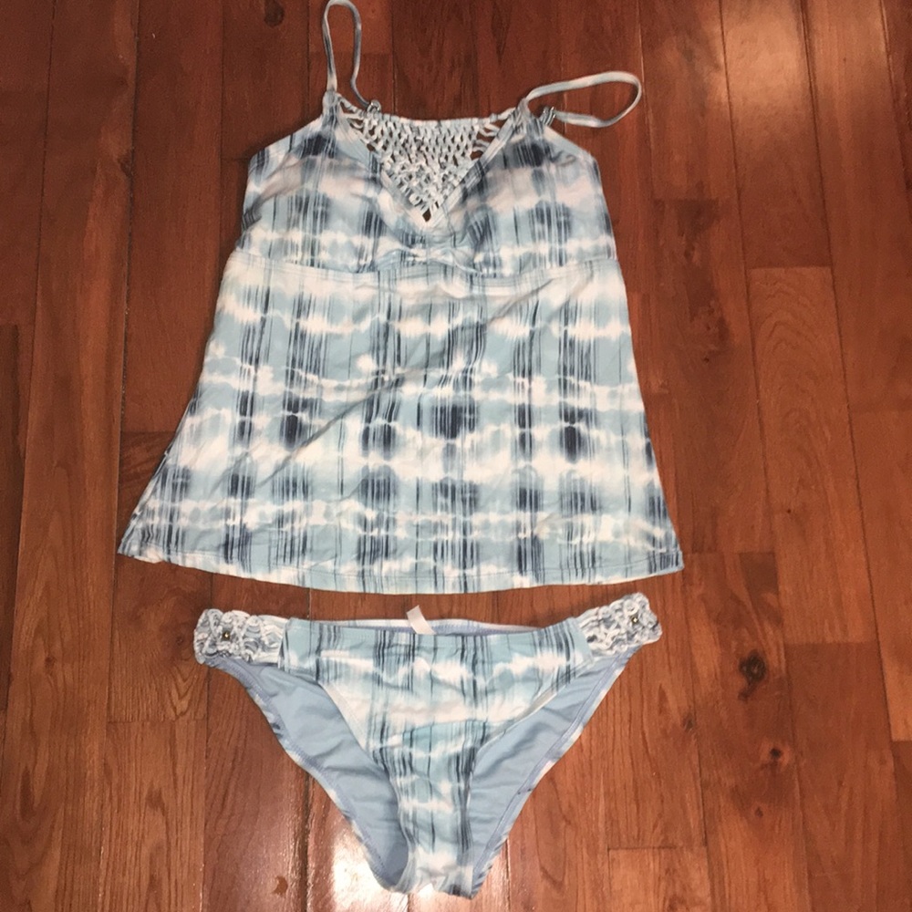 Swimsuit top and bottom